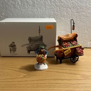 Department 56 Chelsea Market Fruit Monger & Cart Christmas Village Set 2 5813-0